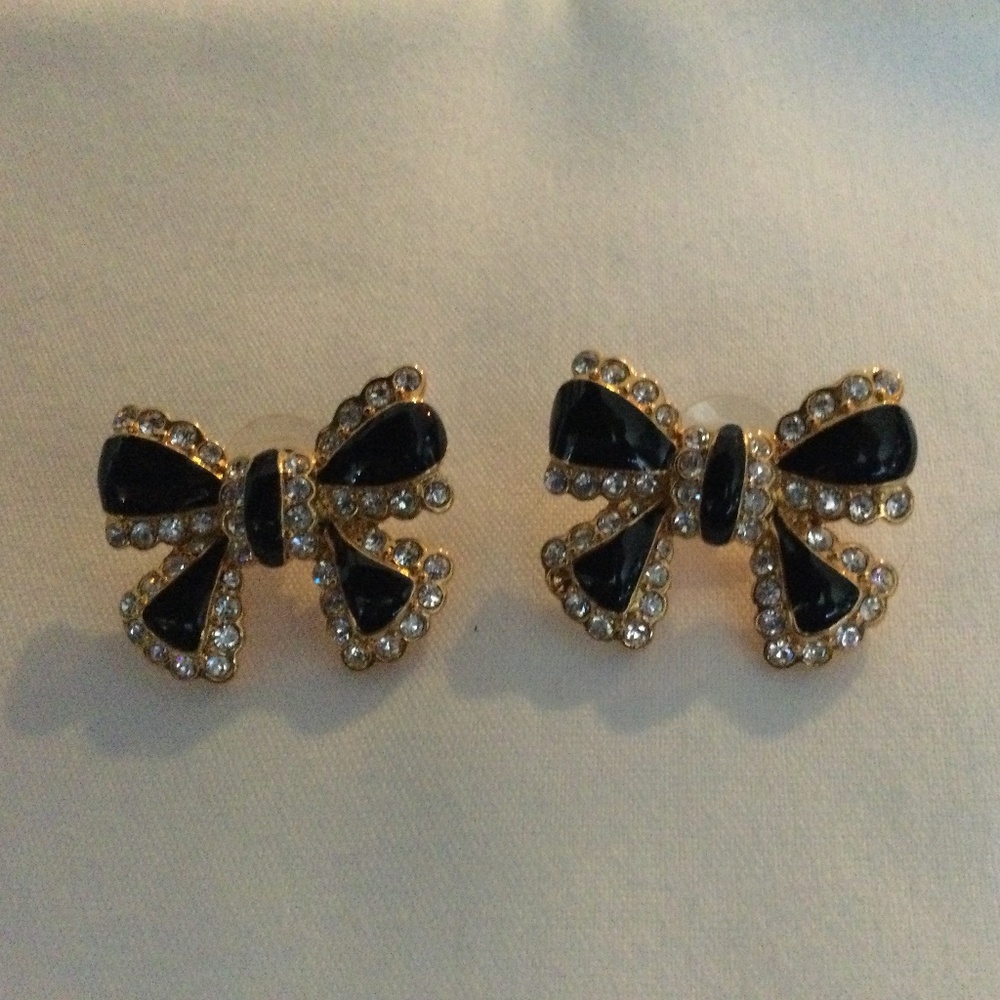 Vintage Joan Rivers black   bow pierced earrings
